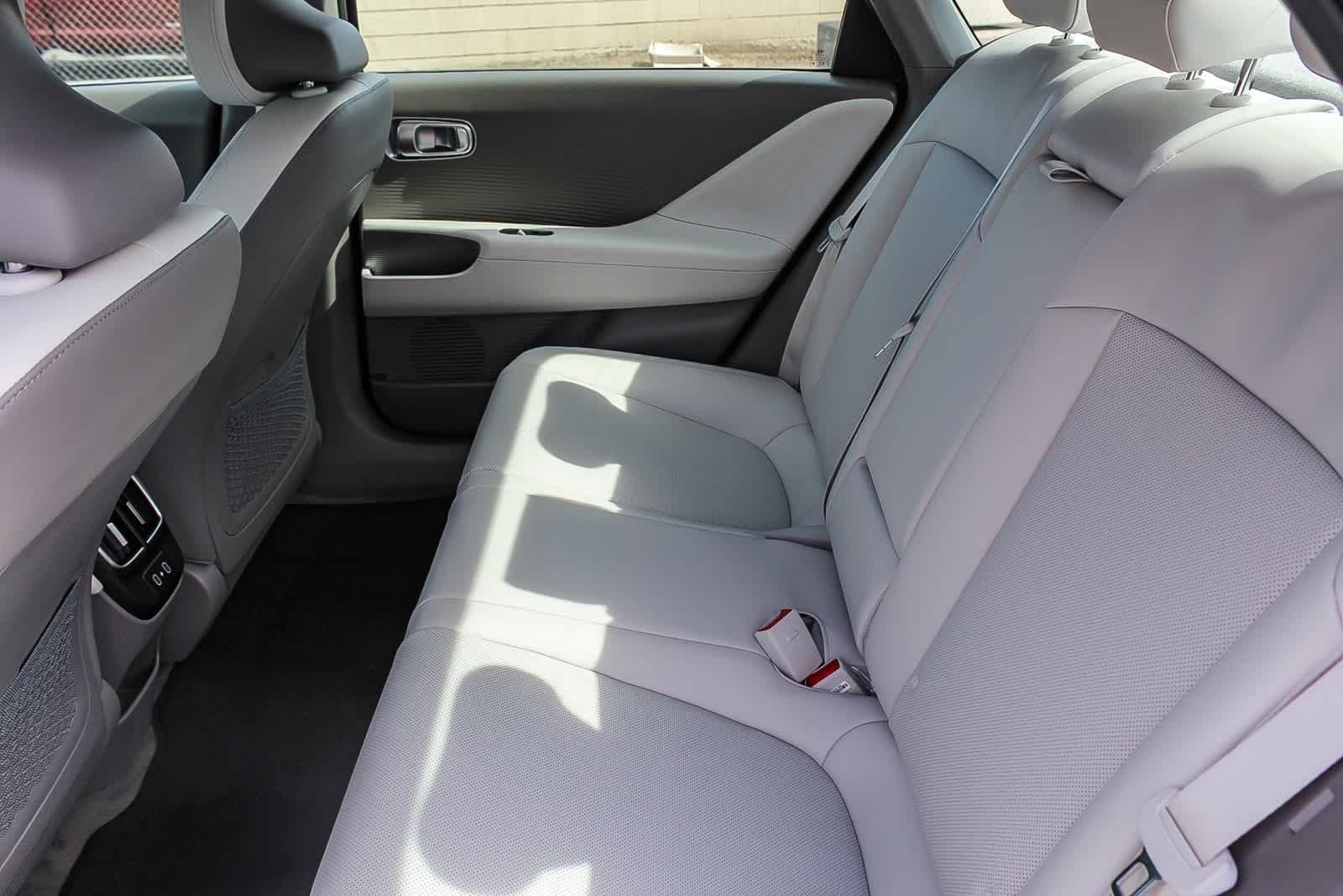 Thumbnail: 2025 Hyundai Ioniq 6 - 16