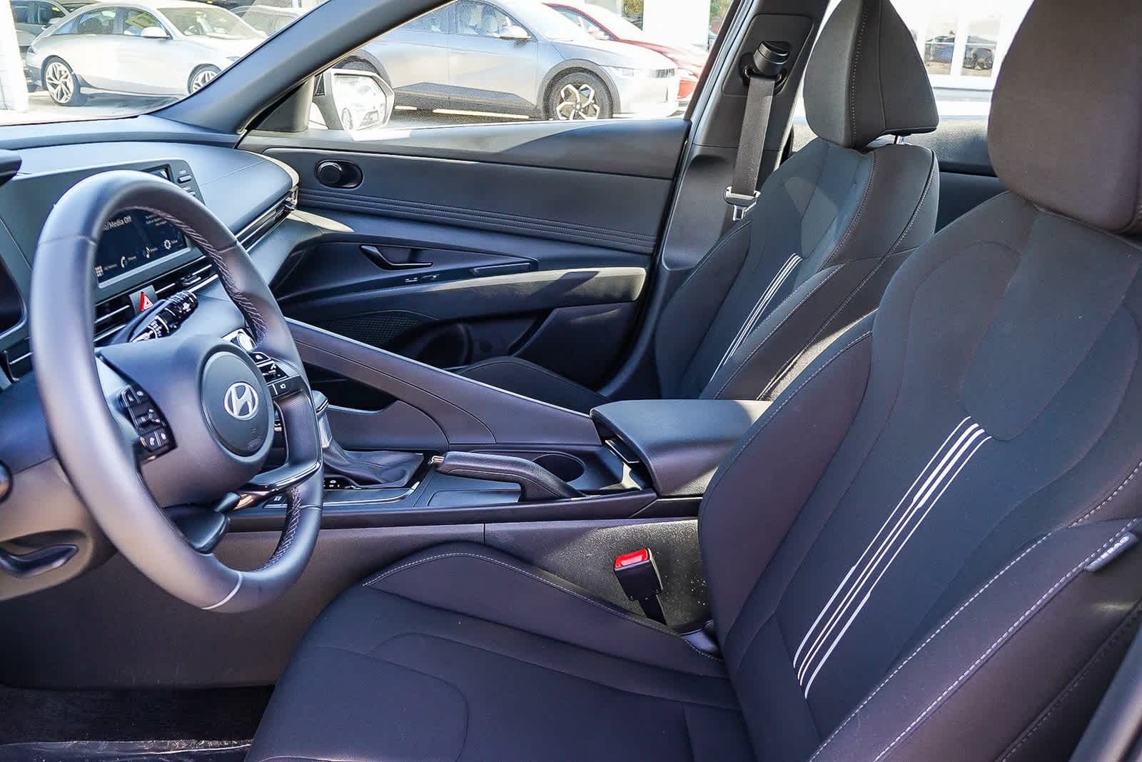 Thumbnail: 2025 Hyundai Elantra - 22
