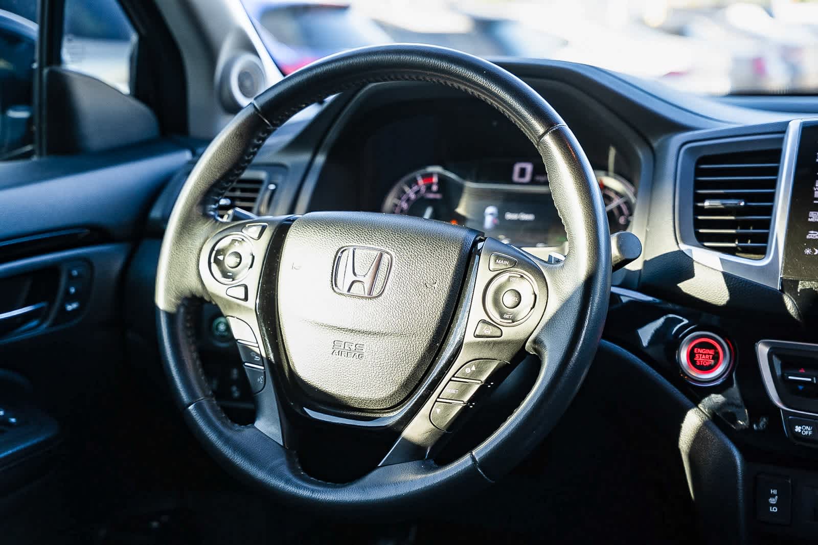 Thumbnail: 2017 Honda Pilot - 14