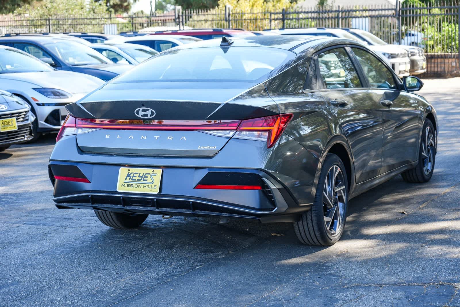 Thumbnail: 2025 Hyundai Elantra - 4