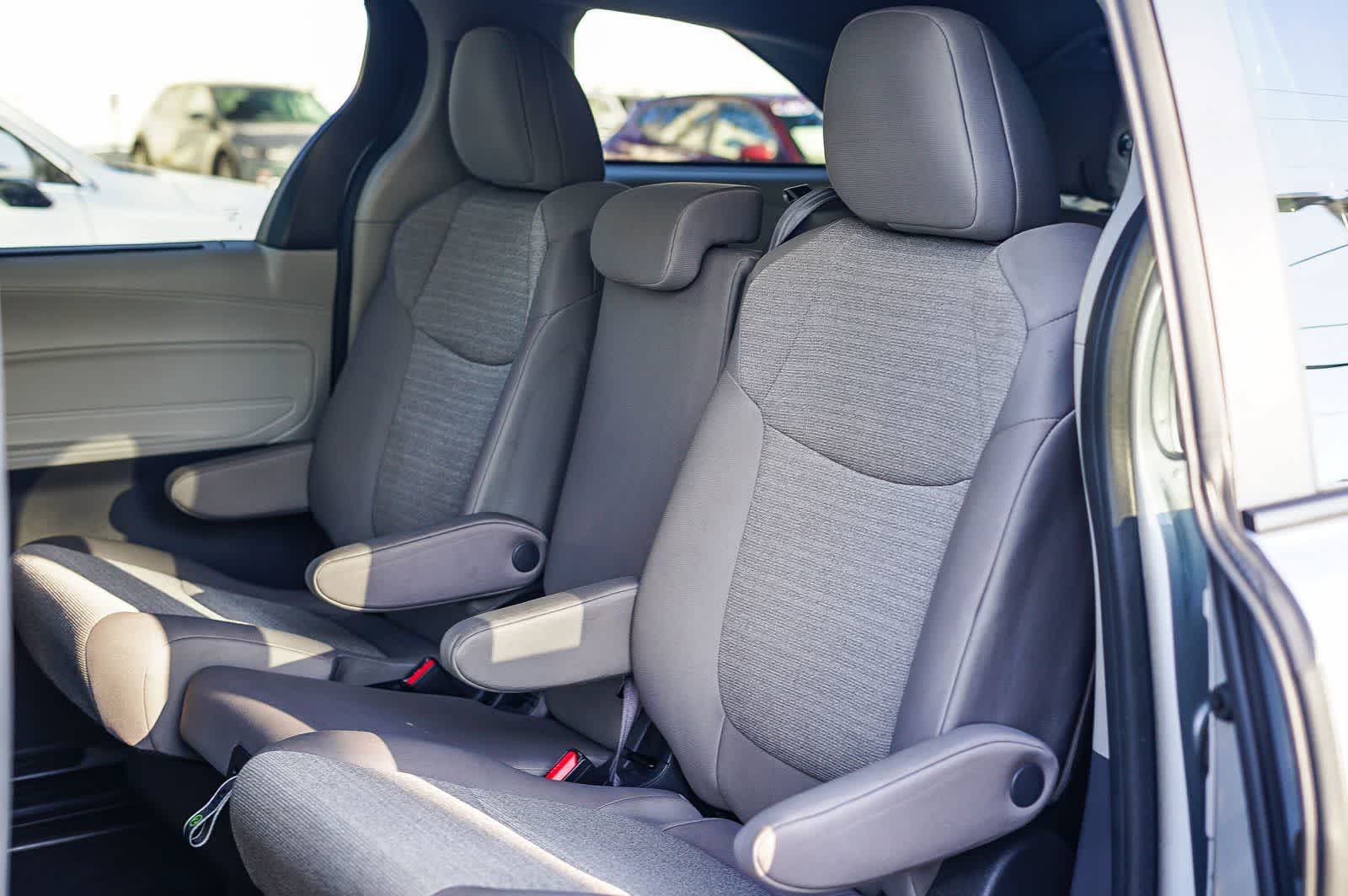 Thumbnail: 2024 Toyota Sienna - 17