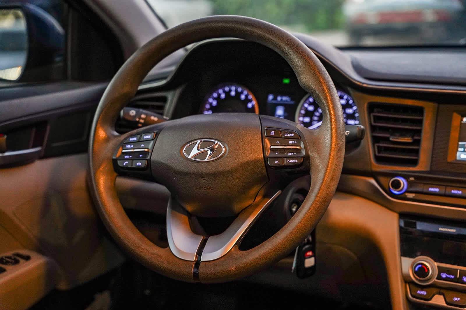 Thumbnail: 2020 Hyundai Elantra - 15