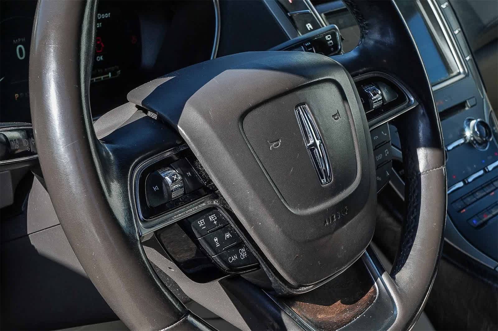 Thumbnail: 2020 Lincoln Nautilus - 13