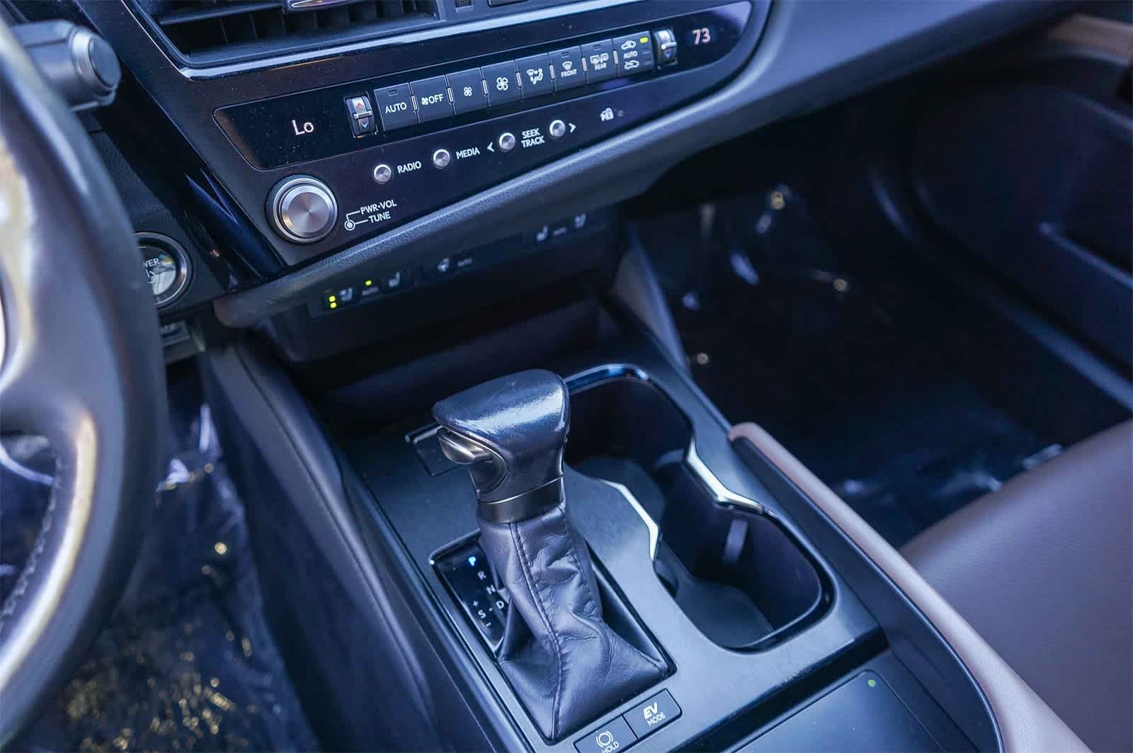 Thumbnail: 2023 Lexus ES - 23