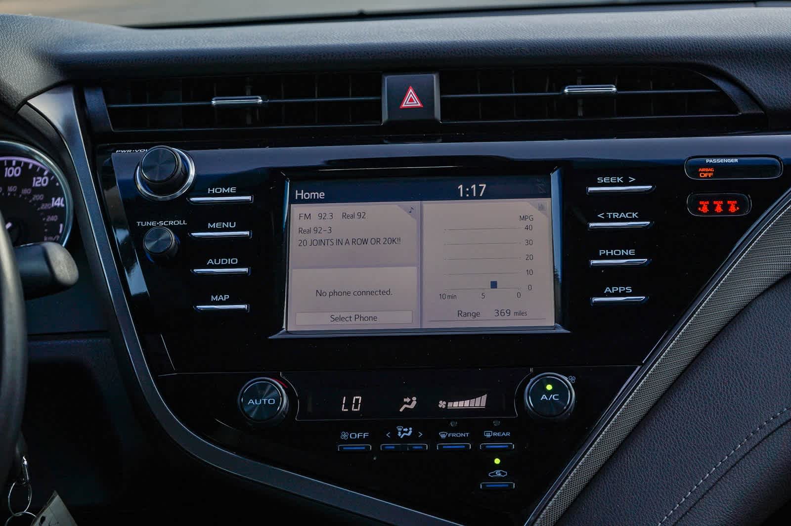 Thumbnail: 2019 Toyota Camry - 14