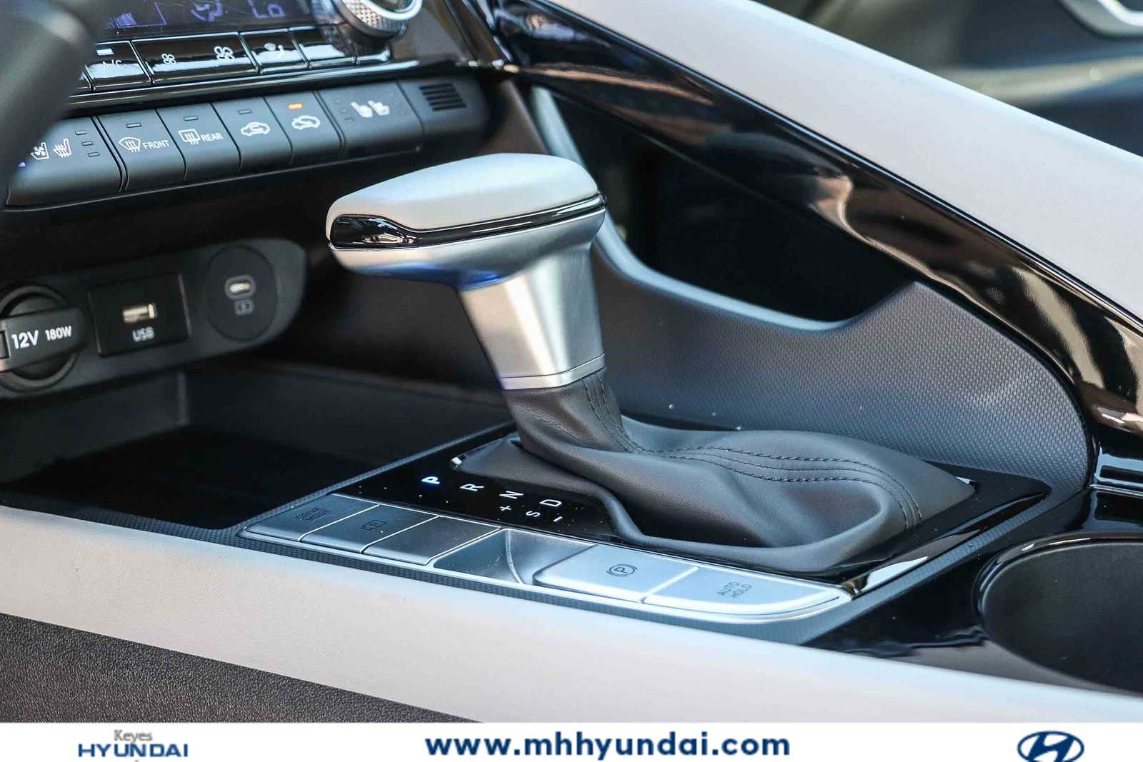 Thumbnail: 2025 Hyundai Elantra - 18