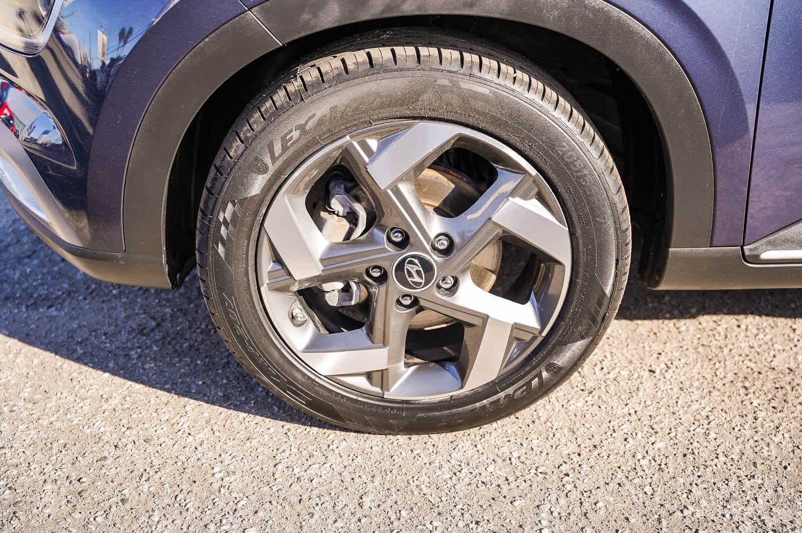 Thumbnail: 2023 Hyundai Venue - 4