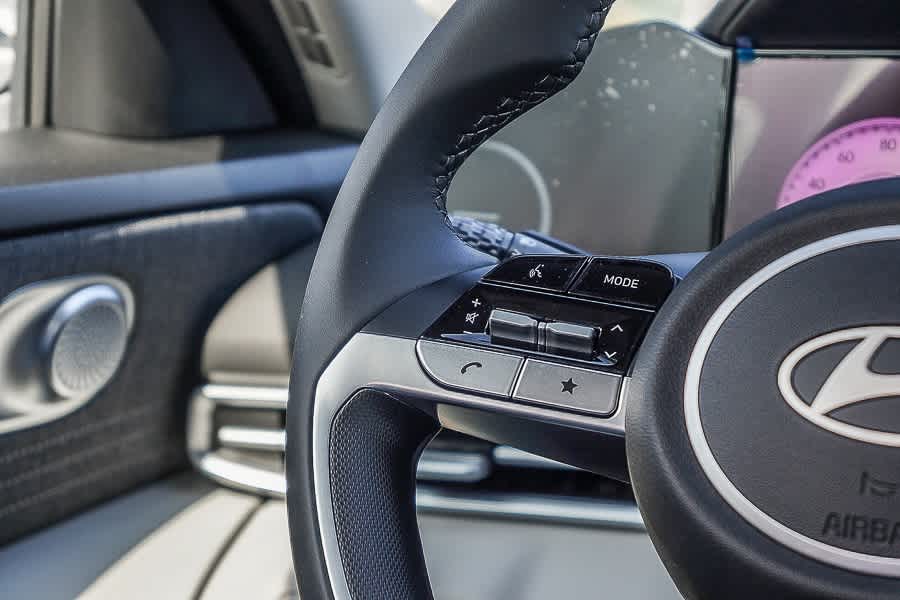 Thumbnail: 2025 Hyundai Elantra - 21