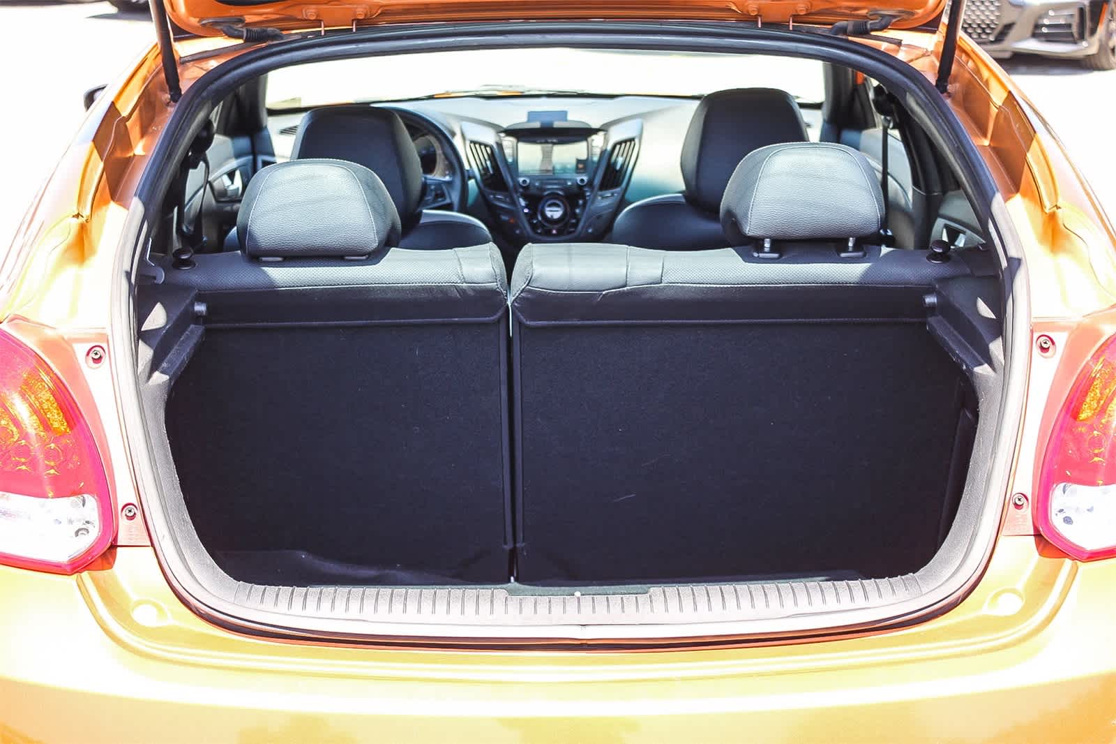 Thumbnail: 2016 Hyundai Veloster - 22