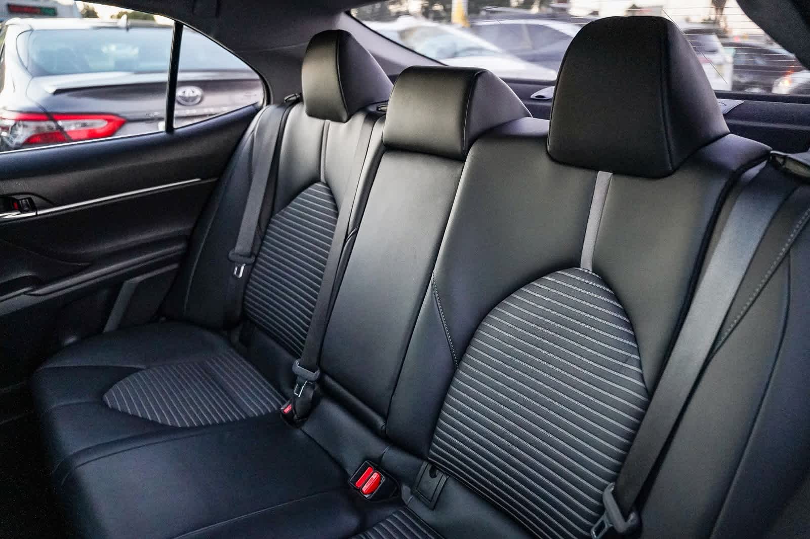 Thumbnail: 2022 Toyota Camry - 18