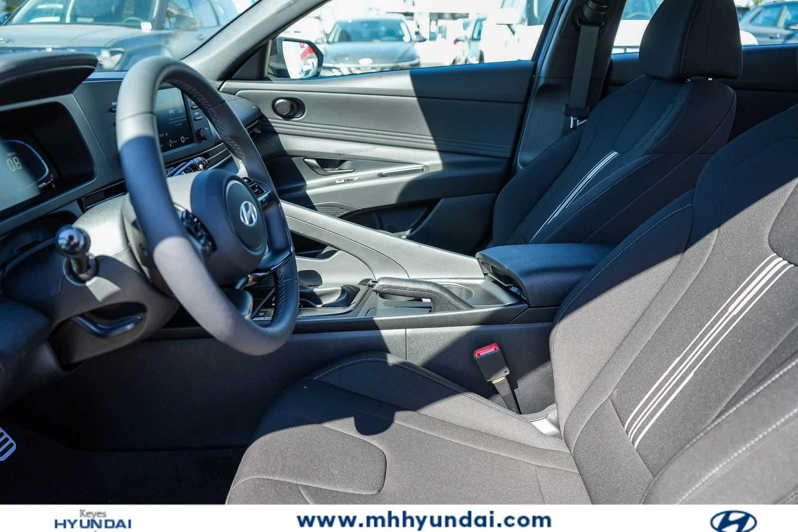 Thumbnail: 2025 Hyundai Elantra - 21