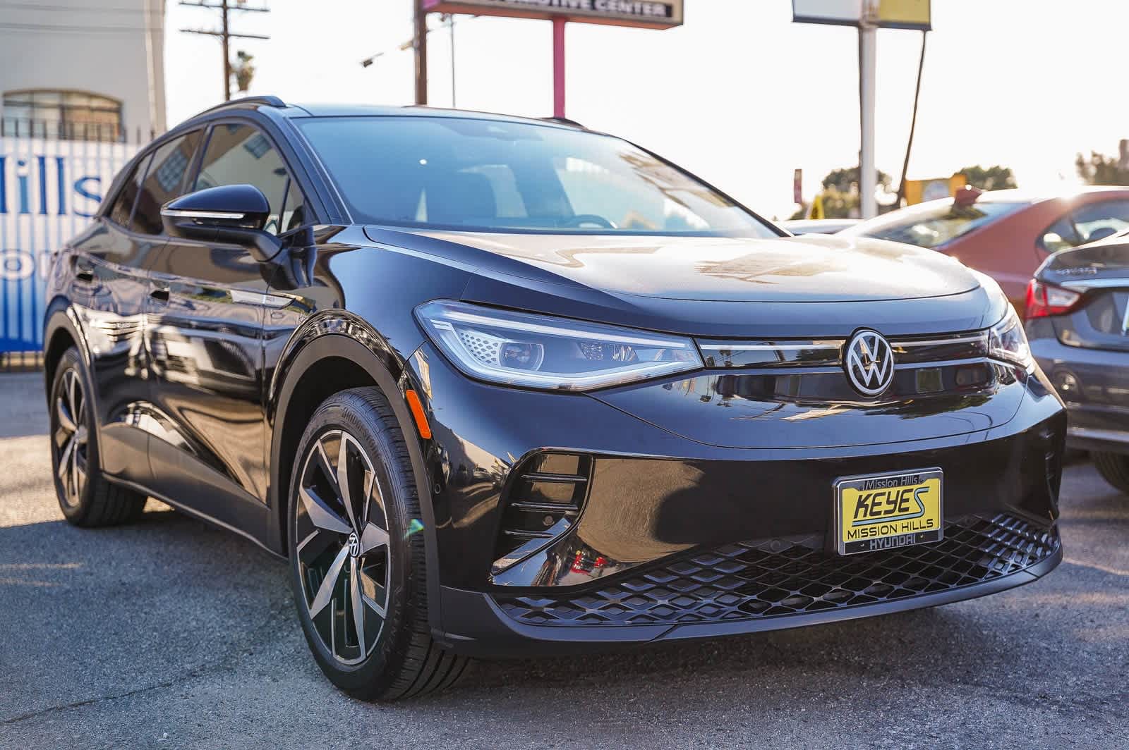 Thumbnail: 2023 Volkswagen ID.4 - 3