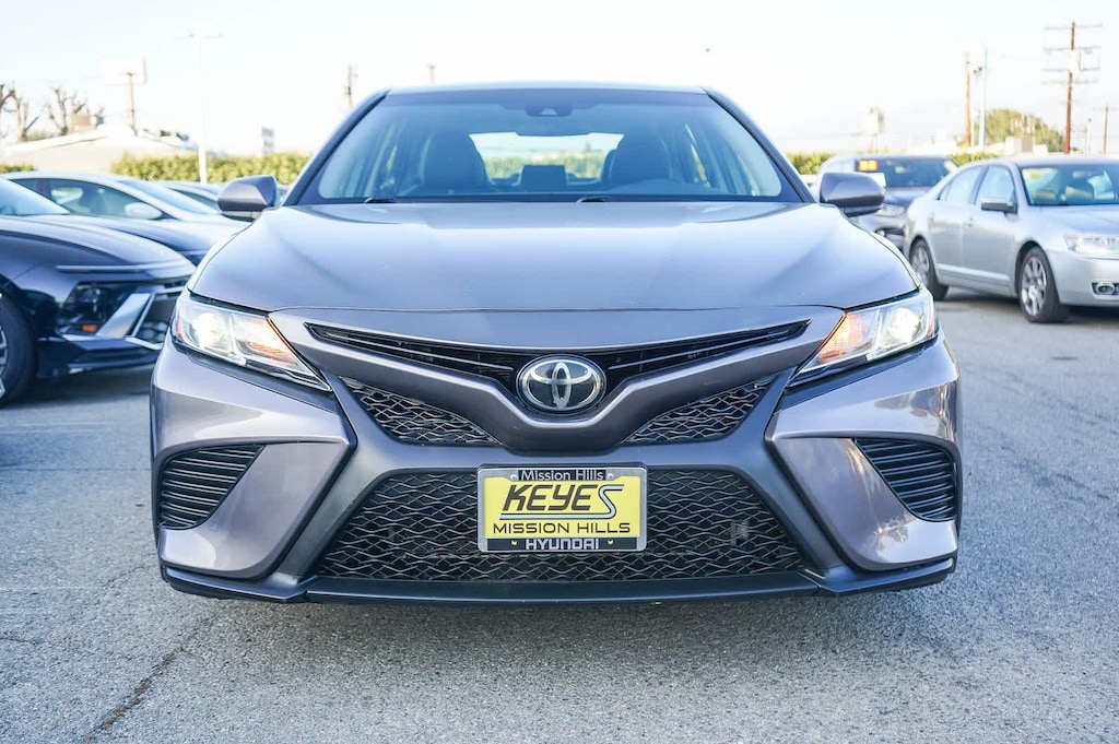 Used 2019 Toyota Camry SE Sedan