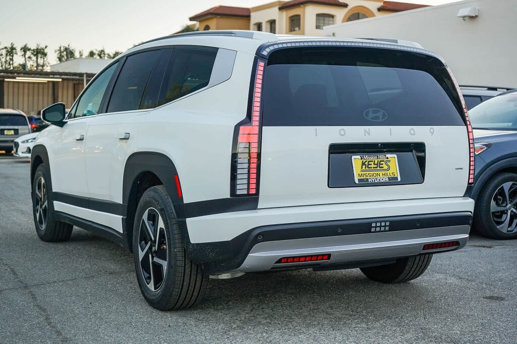 New 2026 Hyundai IONIQ 9 SE SUV