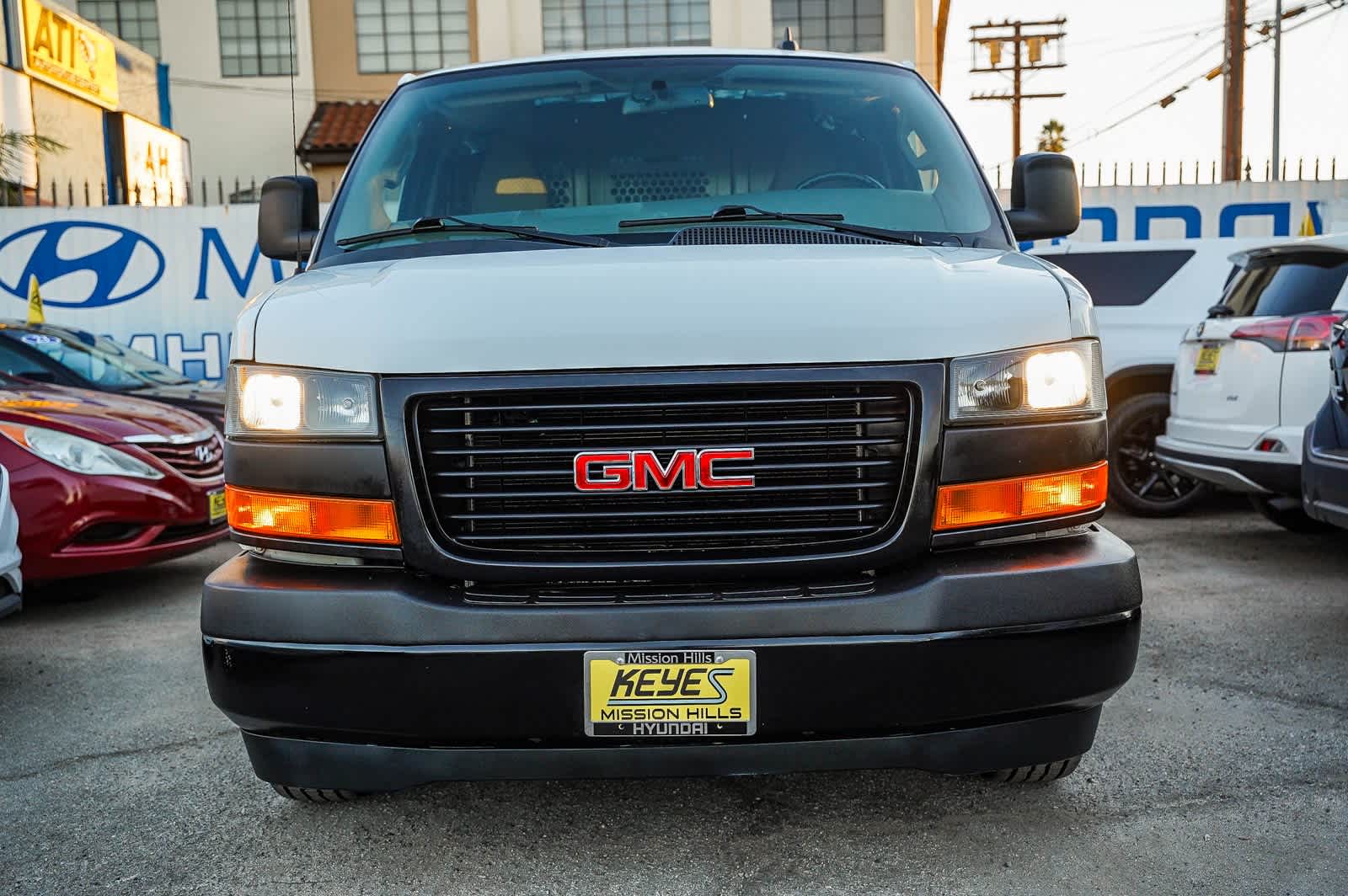 Thumbnail: 2022 GMC Savana - 2