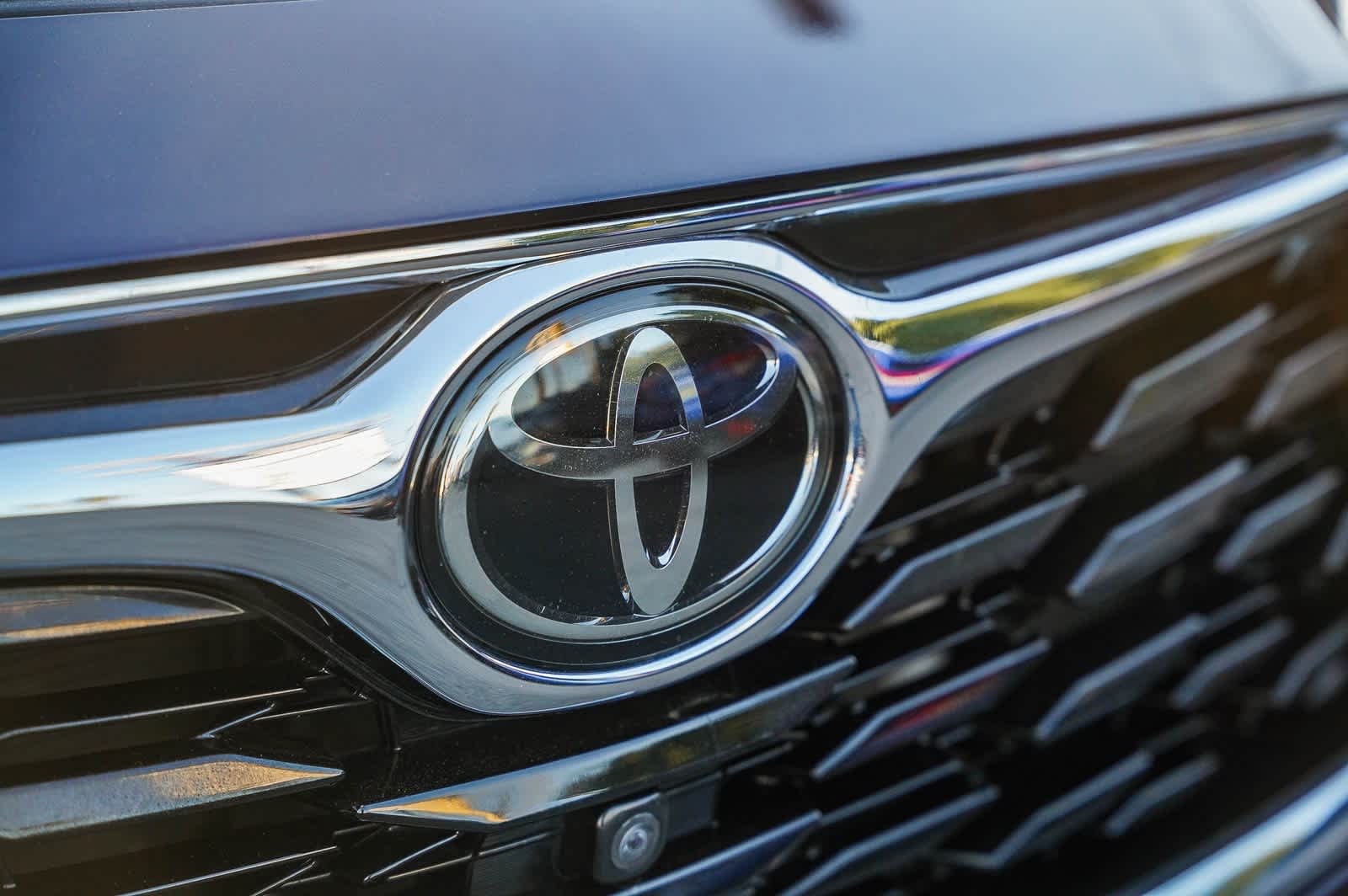 Thumbnail: 2022 Toyota Highlander - 11