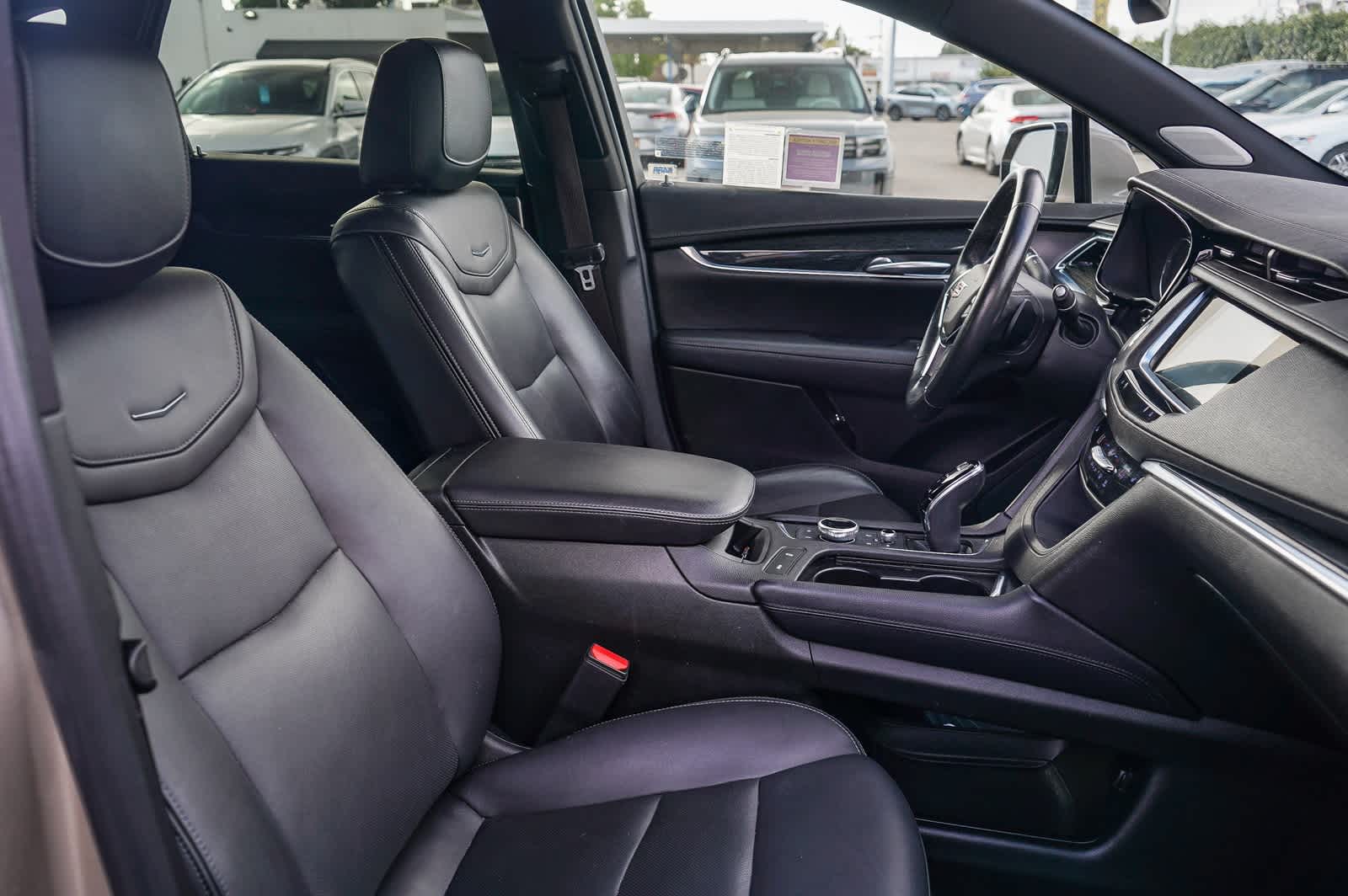 Thumbnail: 2022 Cadillac XT5 - 12