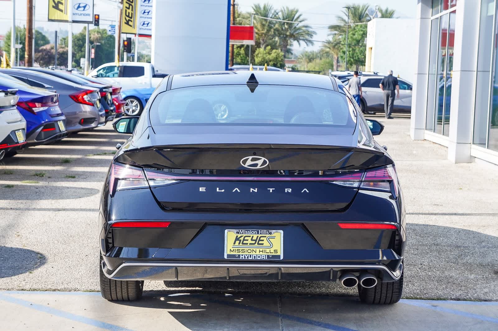 Thumbnail: 2024 Hyundai Elantra - 3