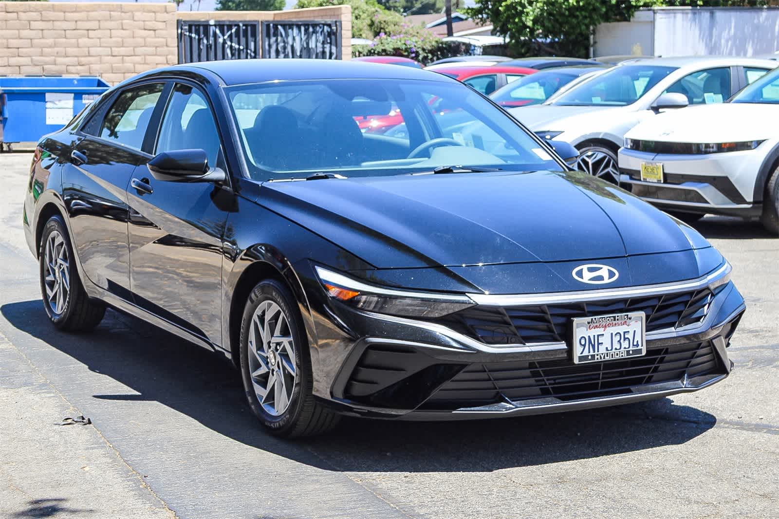 Thumbnail: 2024 Hyundai Elantra - 3