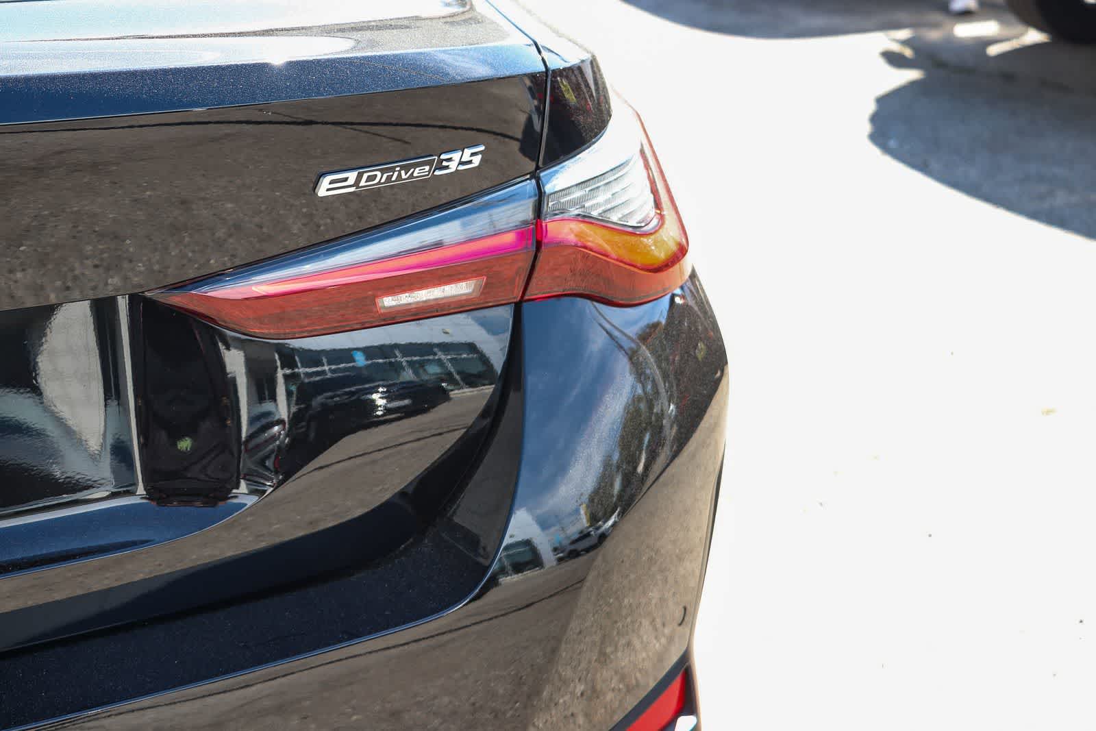 Thumbnail: 2023 BMW i4 - 10