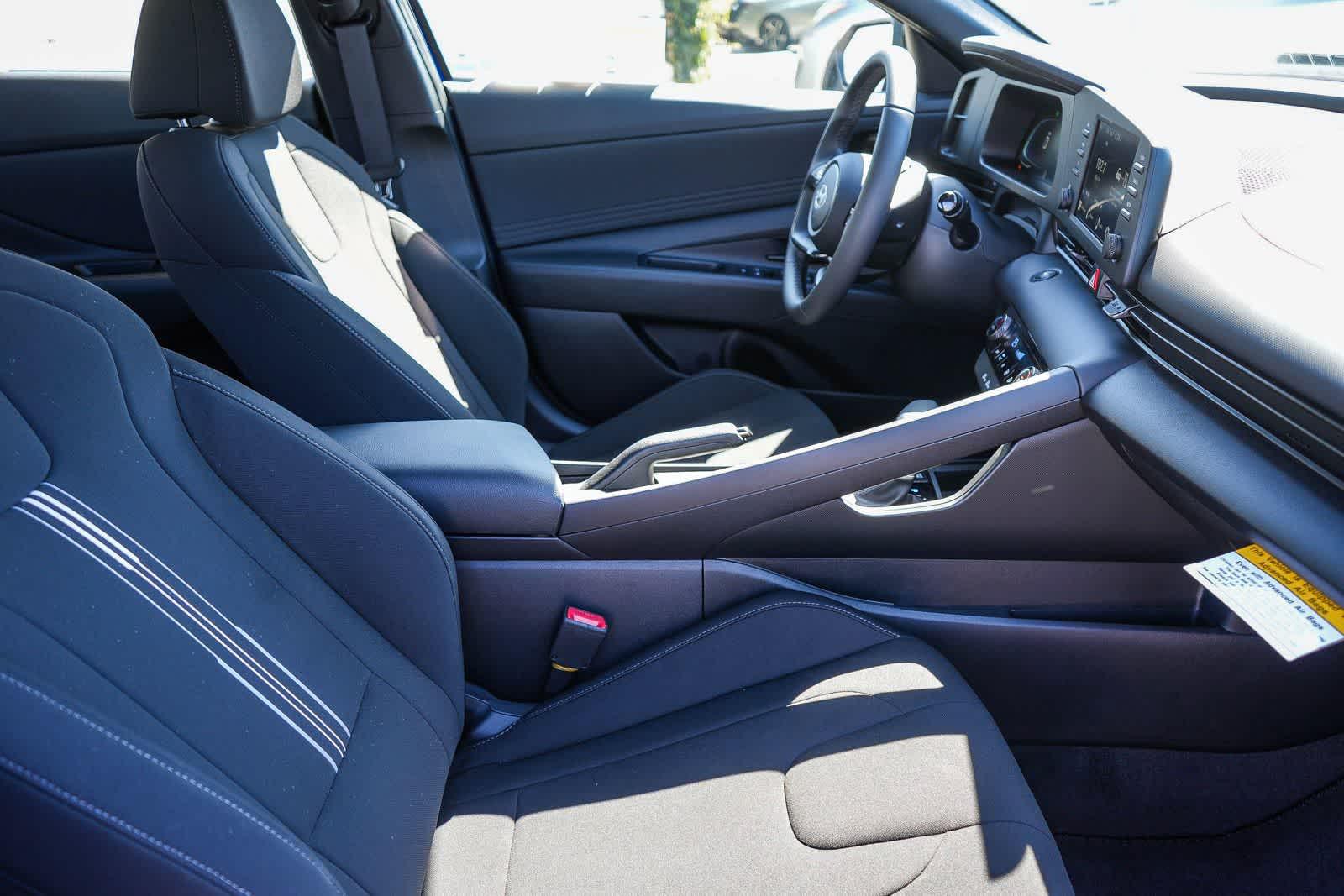 Thumbnail: 2025 Hyundai Elantra - 20