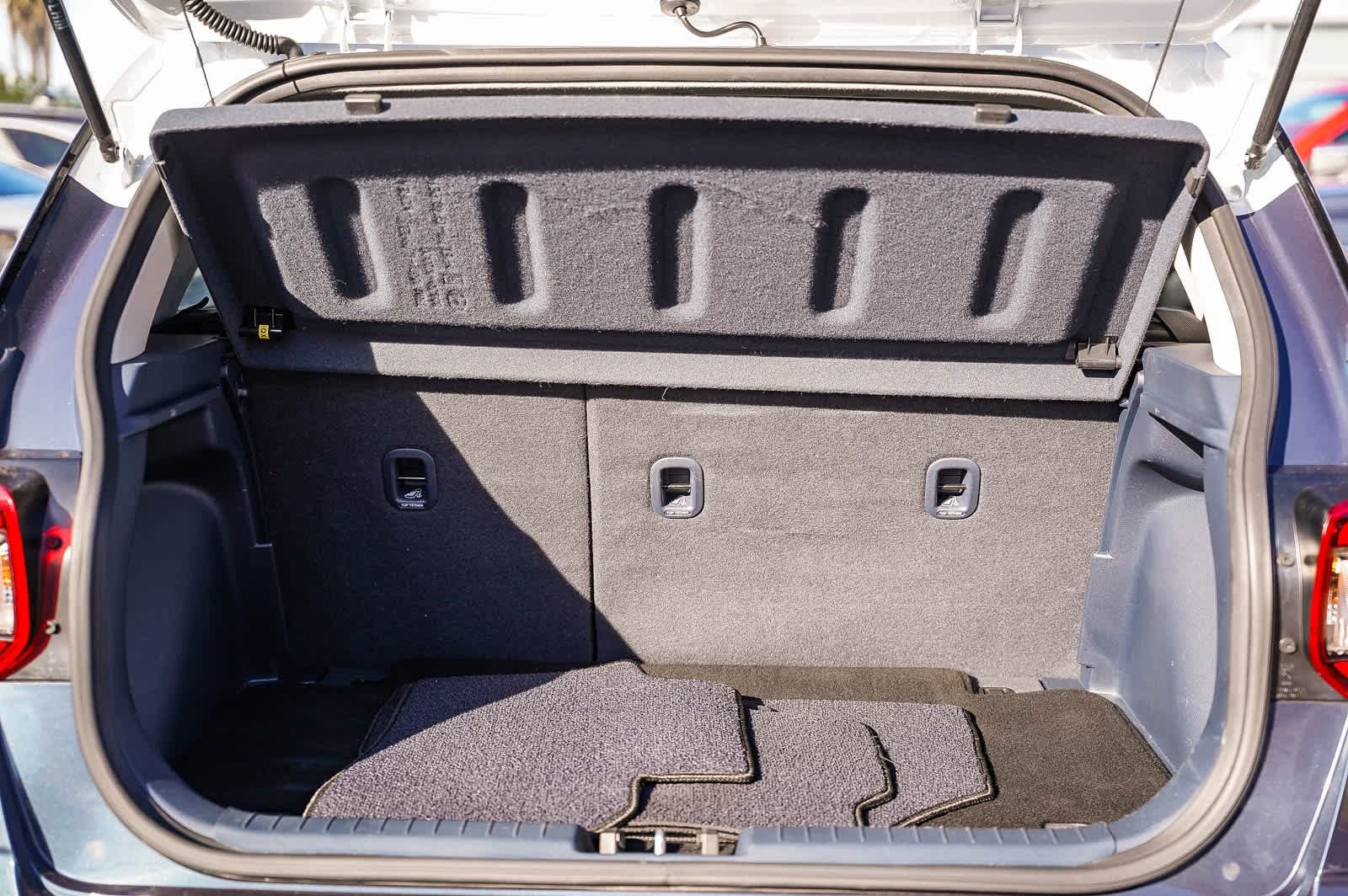 Thumbnail: 2023 Hyundai Venue - 26