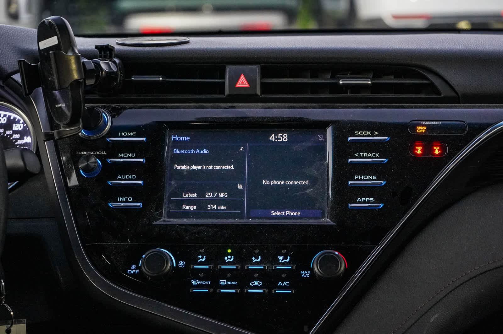 Thumbnail: 2018 Toyota Camry - 14