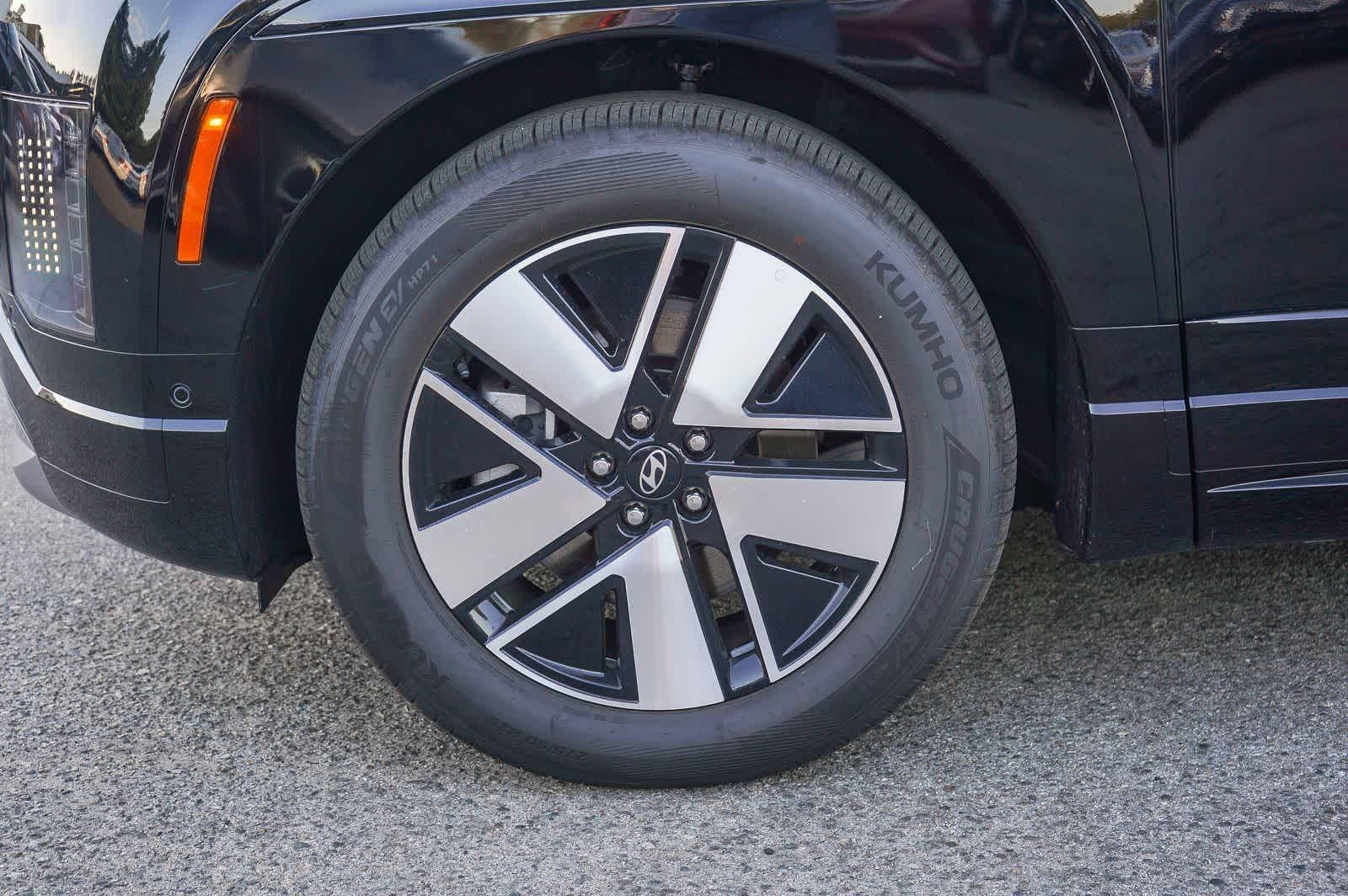 Thumbnail: 2026 Hyundai Ioniq - 4