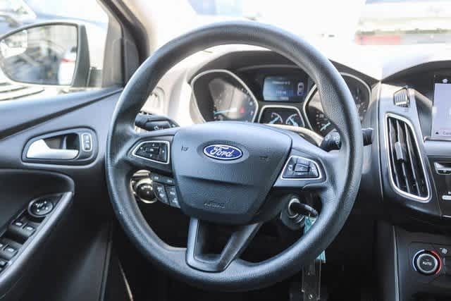 2017 Ford Focus SEL 14