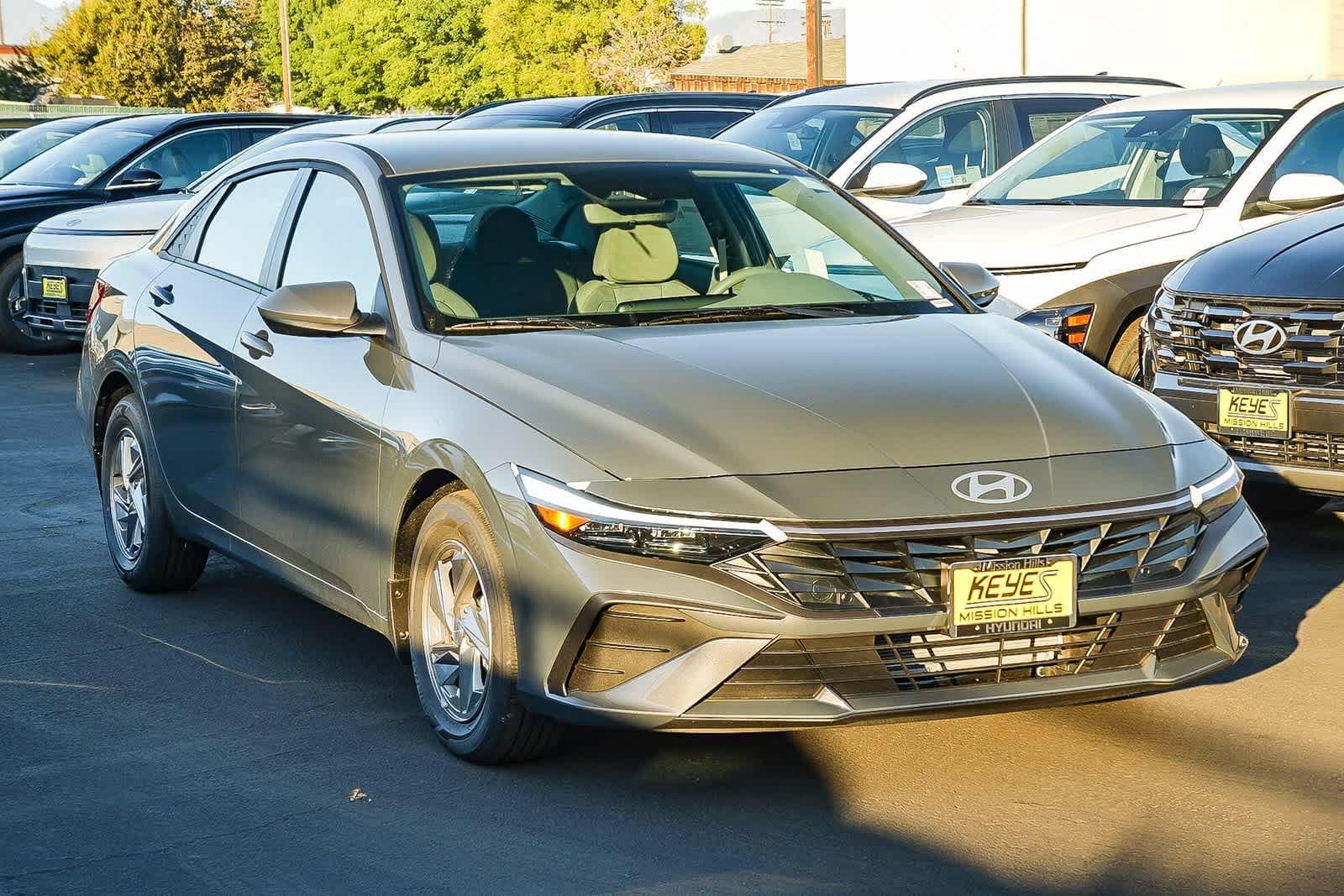 Thumbnail: 2026 Hyundai Elantra - 3