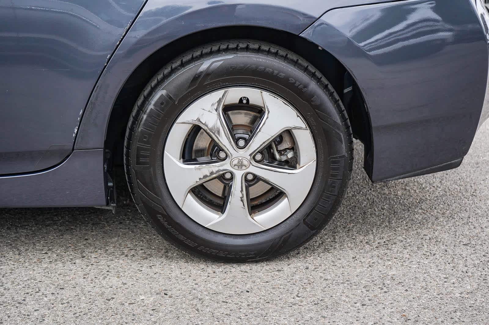 Thumbnail: 2012 Toyota Prius - 5