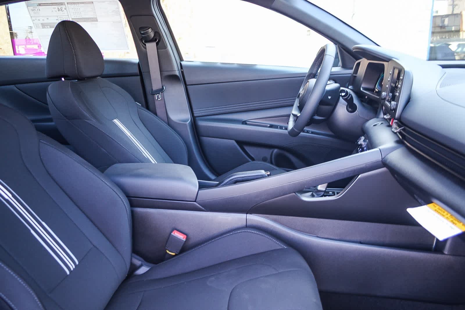 Thumbnail: 2025 Hyundai Elantra - 14