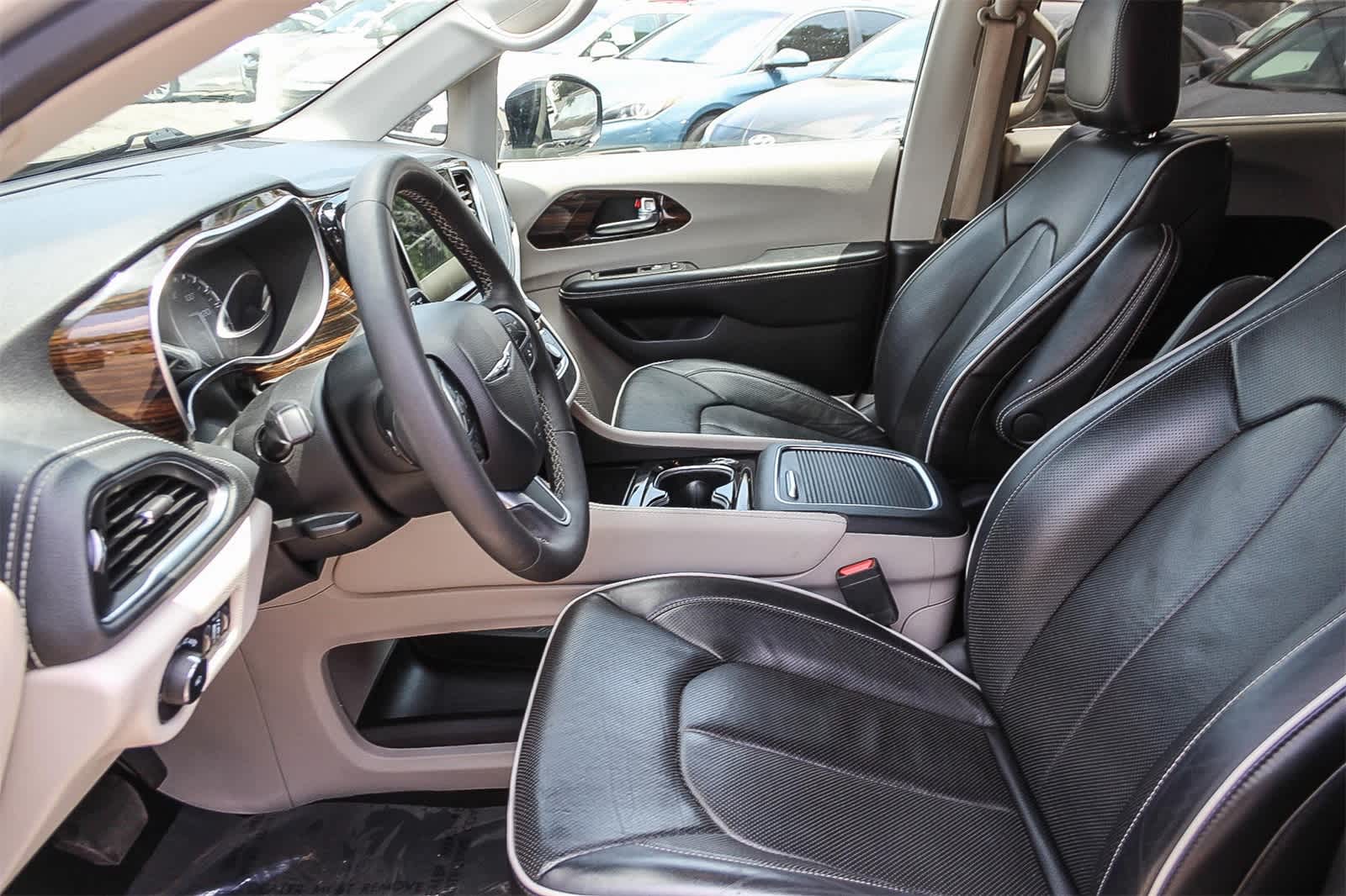 Thumbnail: 2023 Chrysler Pacifica - 14