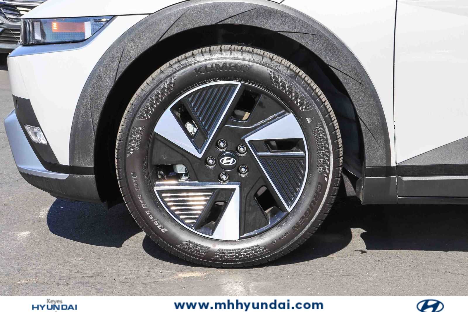 Thumbnail: 2026 Hyundai Ioniq 5 - 8