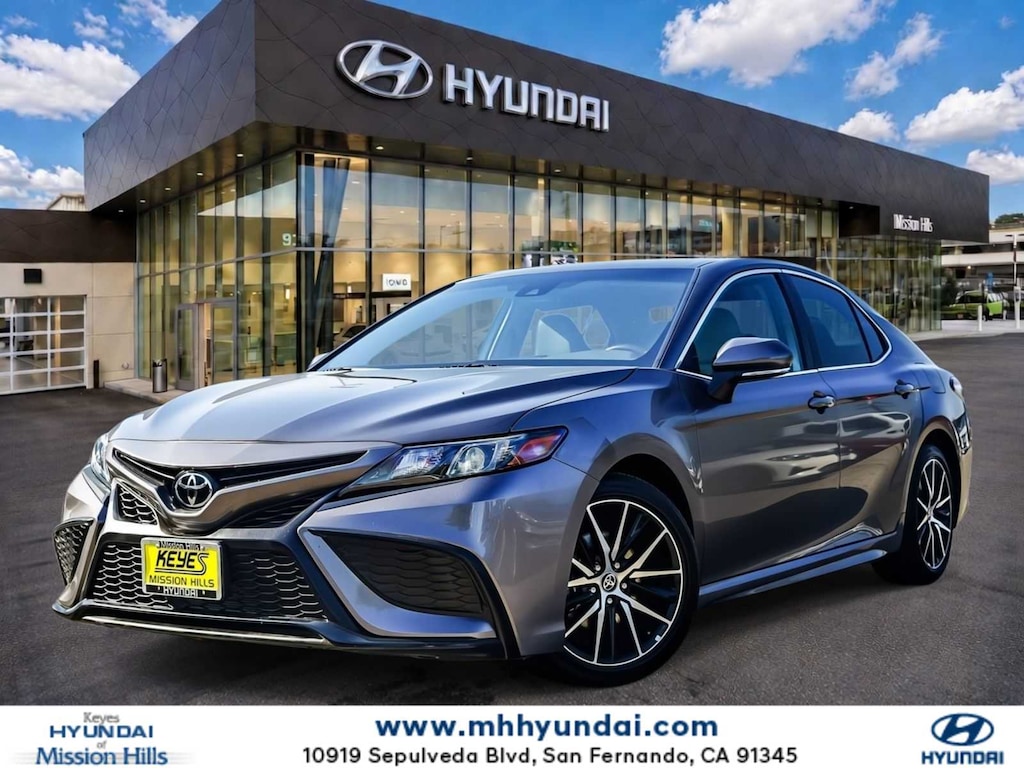 Used 2023 Toyota Camry SE Sedan