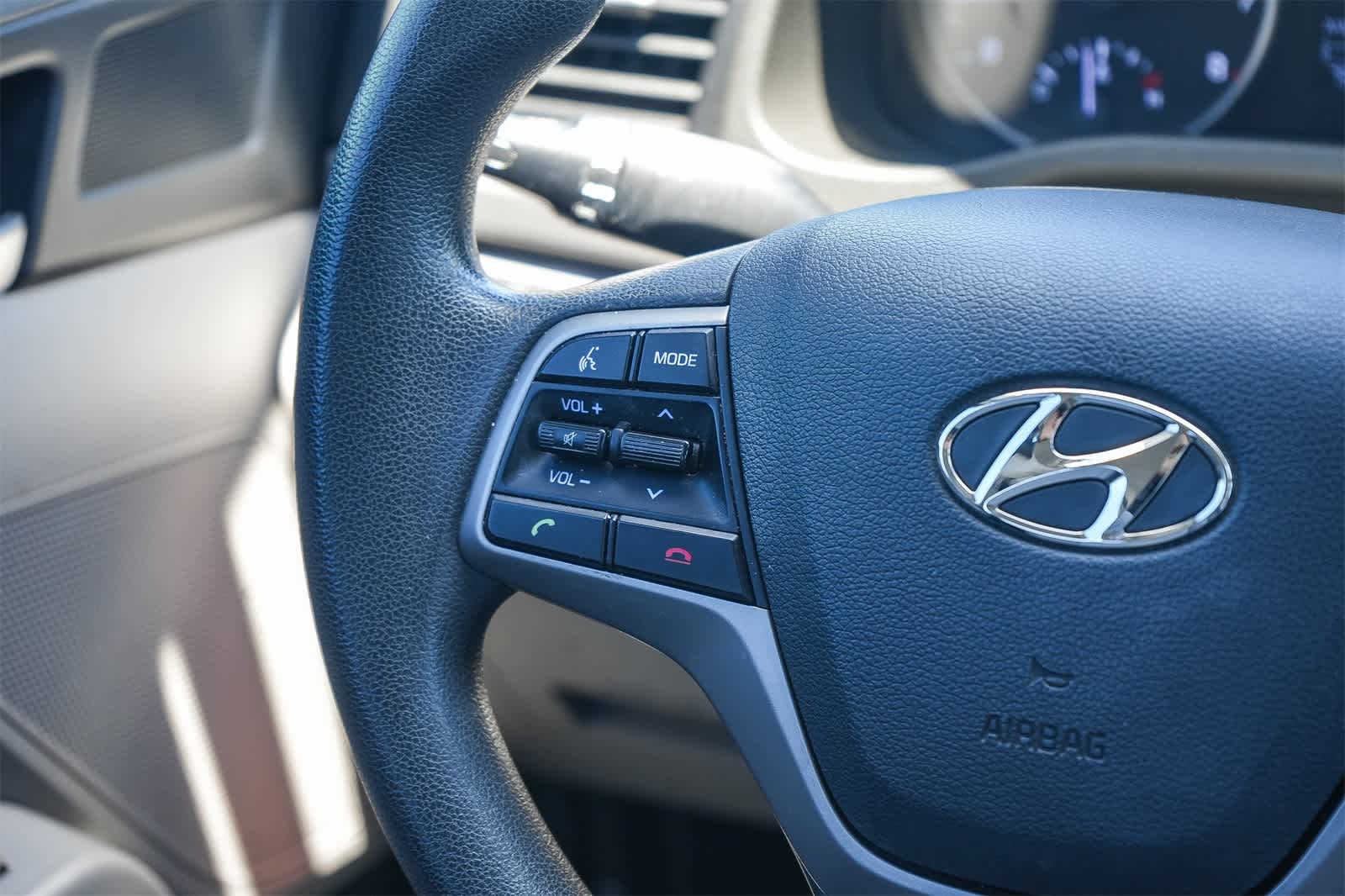 Thumbnail: 2017 Hyundai Elantra - 19