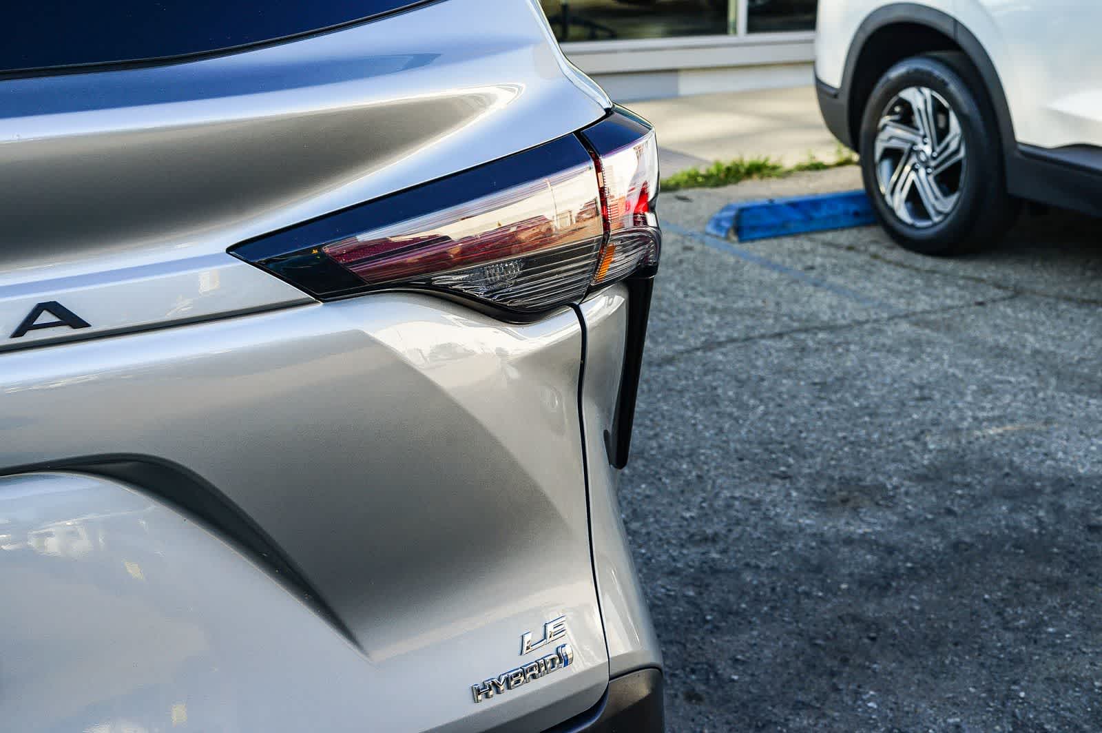 Thumbnail: 2024 Toyota Sienna - 10