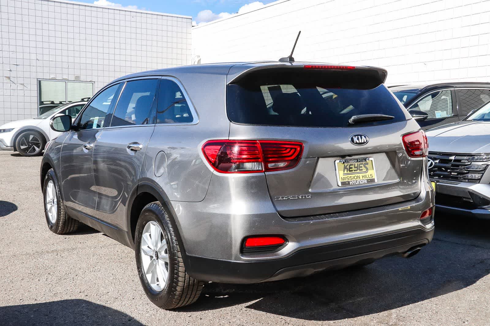 Thumbnail: 2019 Kia Sorento - 2