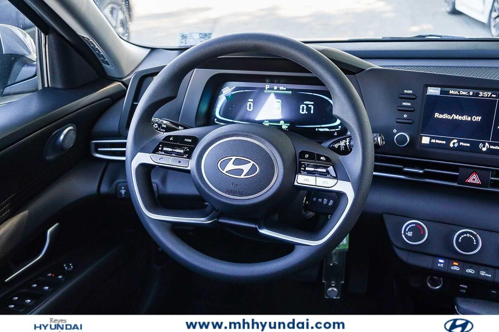 Thumbnail: 2026 Hyundai Elantra - 17