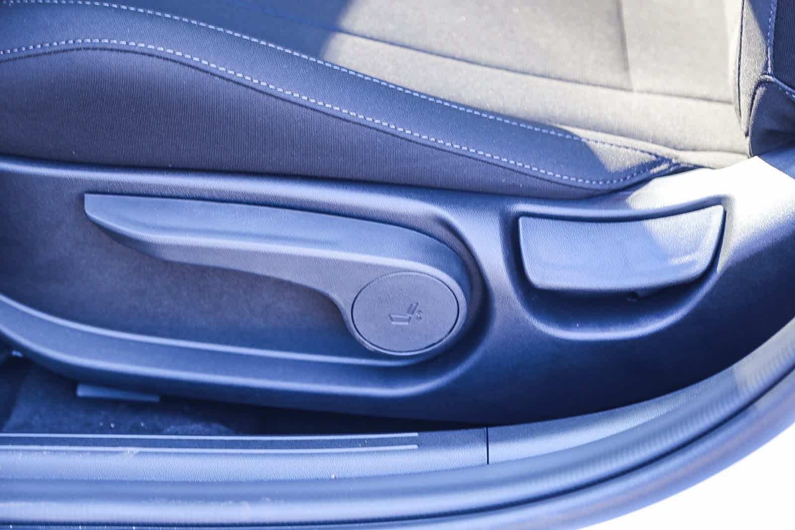 Thumbnail: 2025 Hyundai Elantra - 23