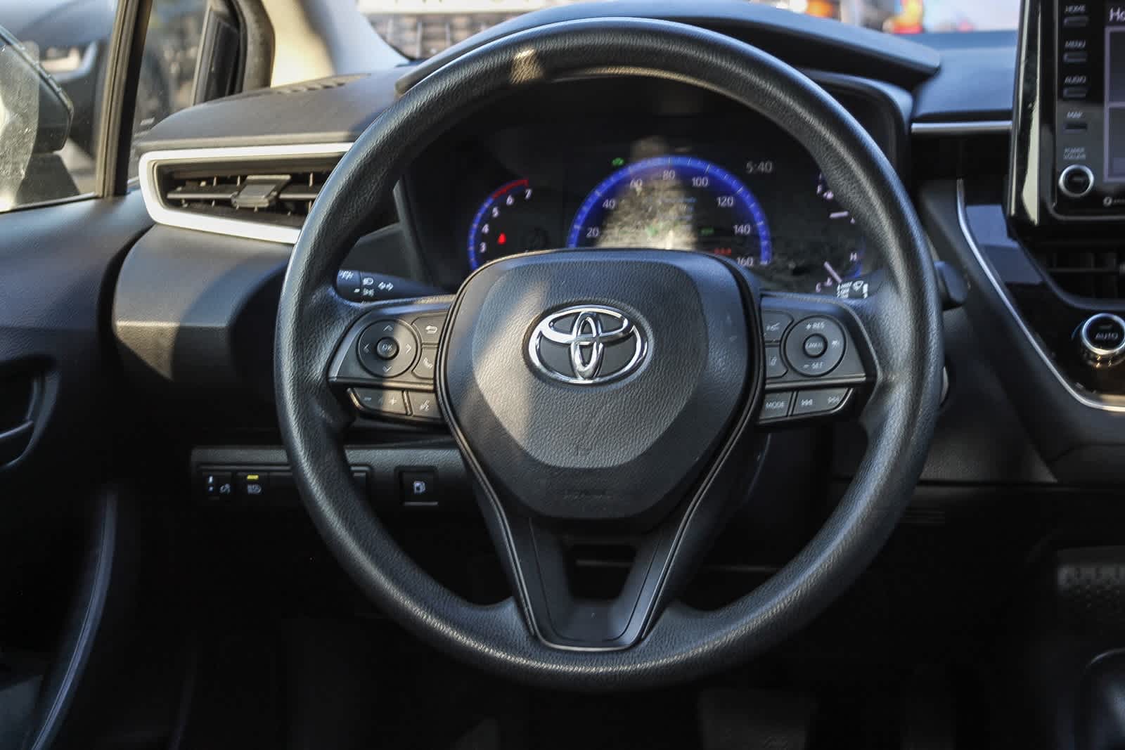 2022 Toyota Corolla LE 16