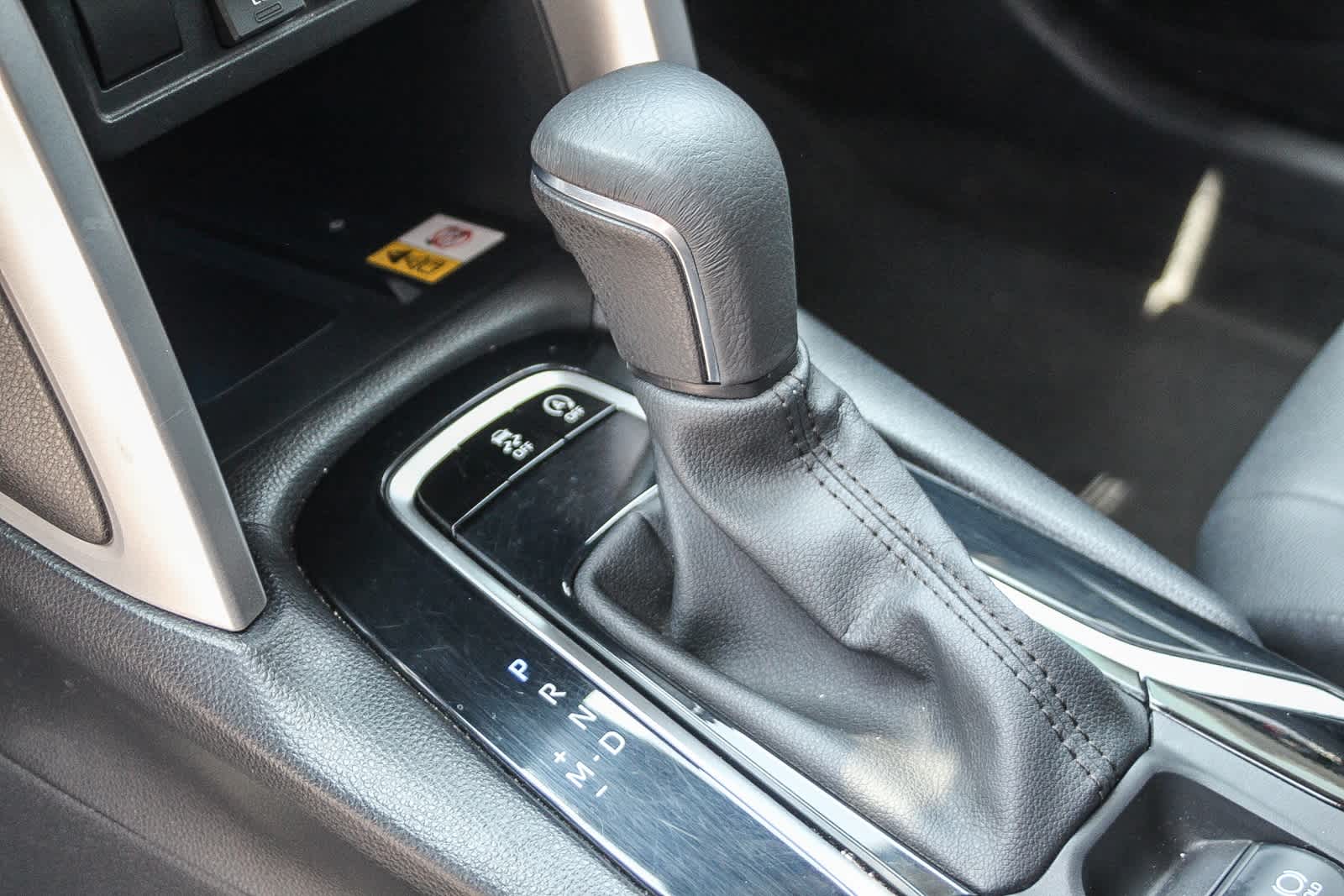 2023 Toyota Corolla Cross XLE 18