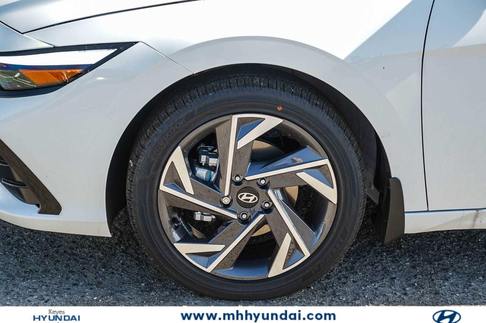 Thumbnail: 2026 Hyundai Elantra - 10