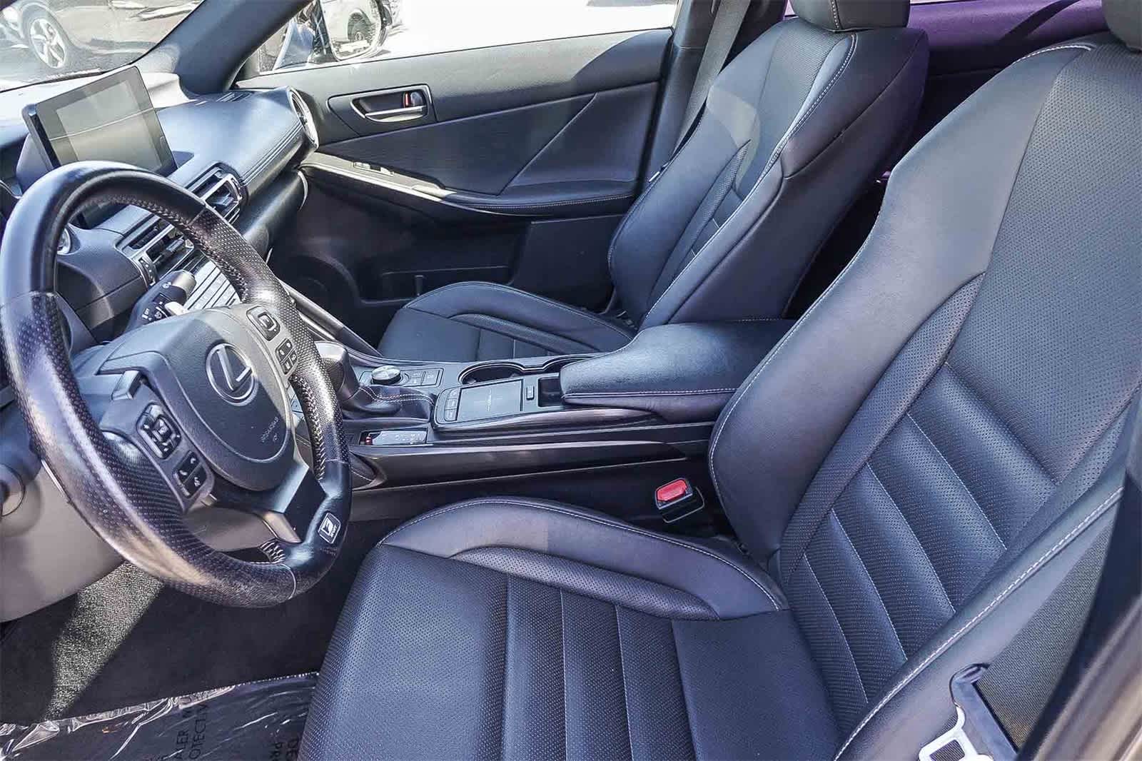 Thumbnail: 2022 Lexus IS - 23