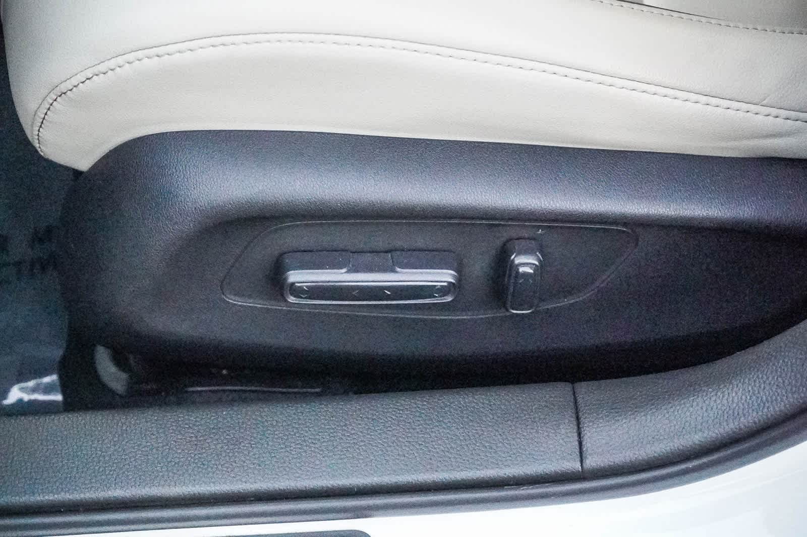 Thumbnail: 2023 Acura Integra - 18