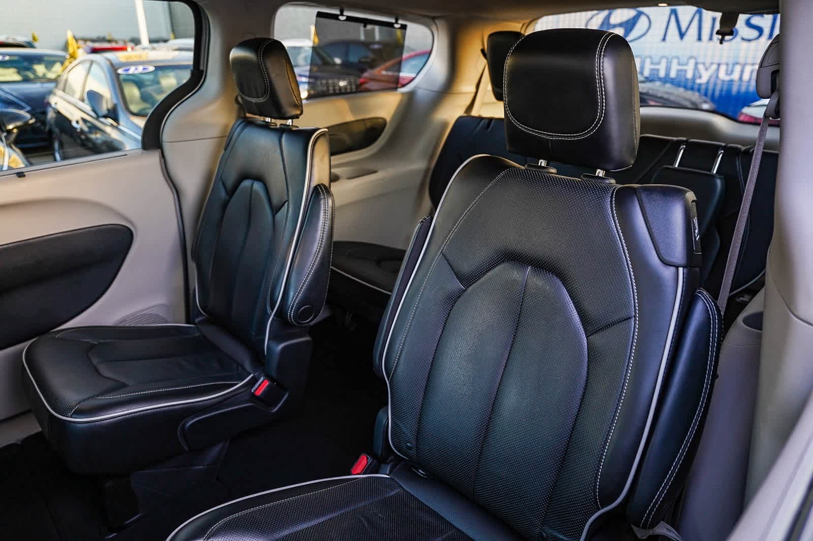 Thumbnail: 2023 Chrysler Pacifica - 18