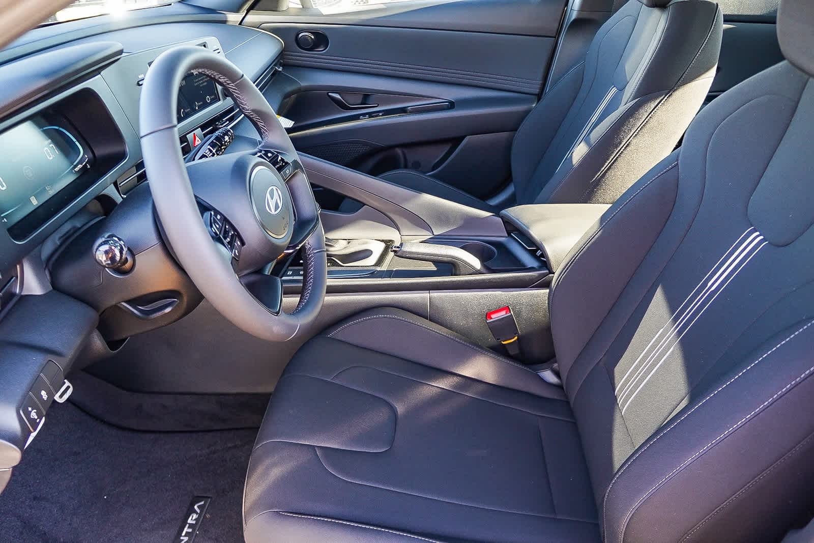 Thumbnail: 2025 Hyundai Elantra - 20