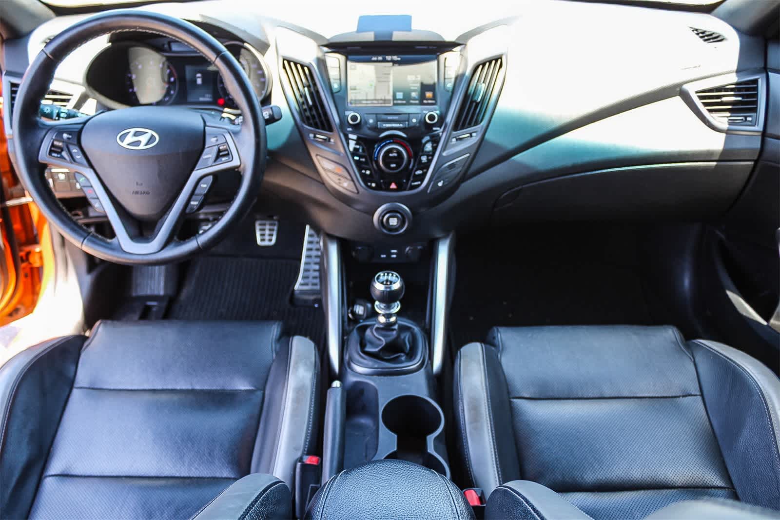 Thumbnail: 2016 Hyundai Veloster - 14
