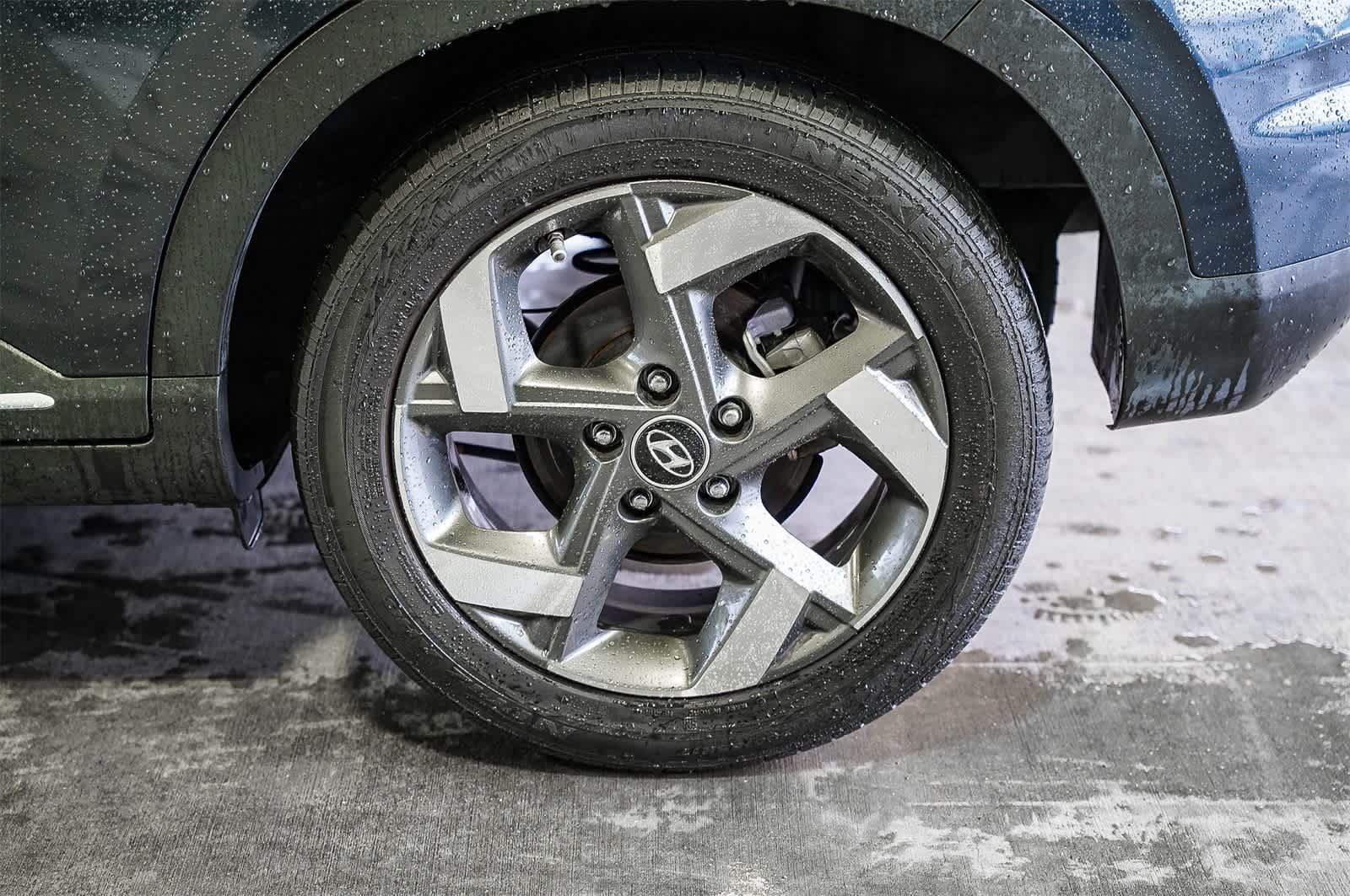 Thumbnail: 2023 Hyundai Venue - 7