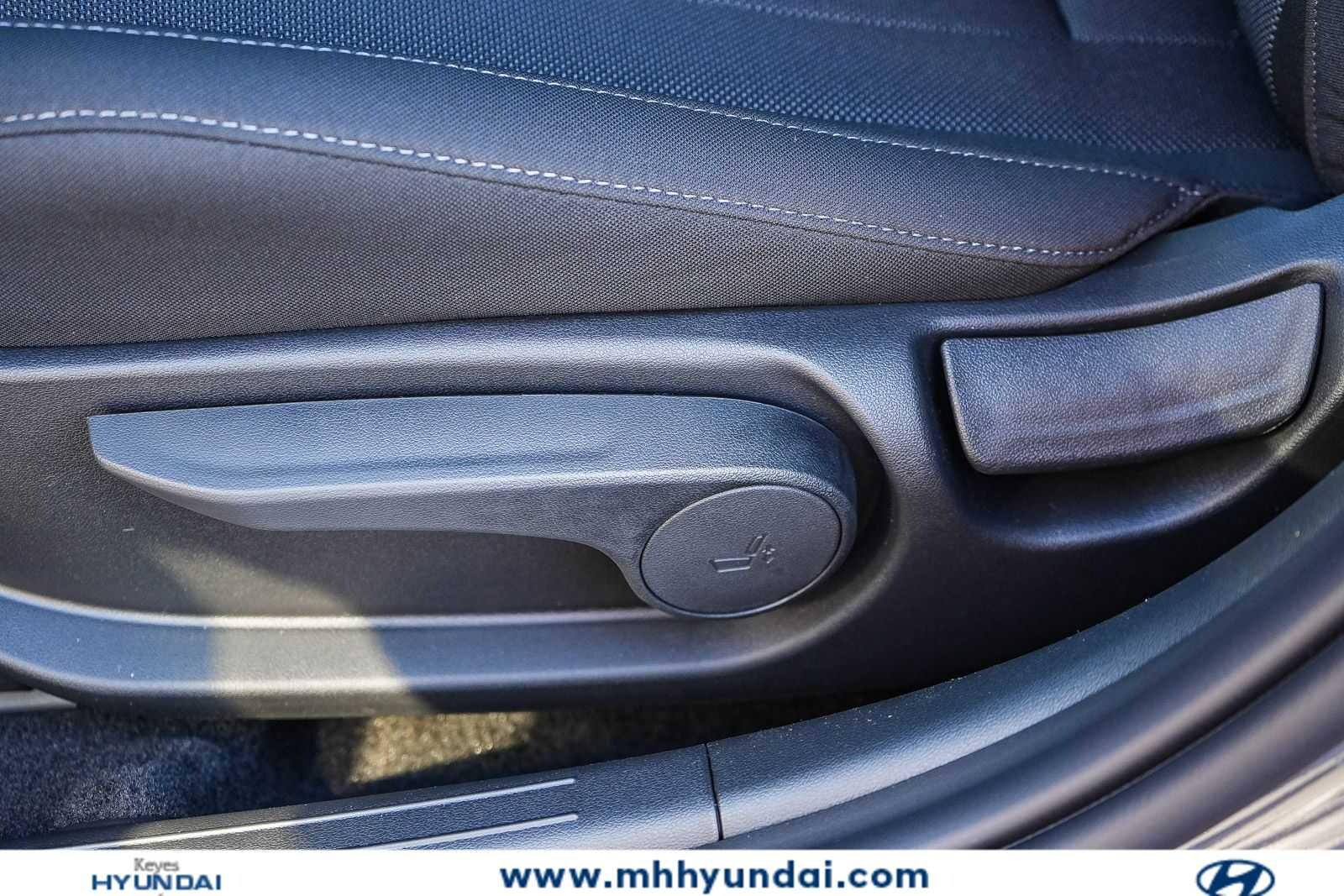 Thumbnail: 2026 Hyundai Elantra - 23